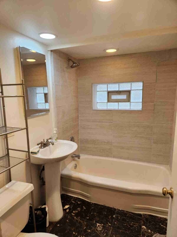 Photo - 902 Dunlop Ave Unit G