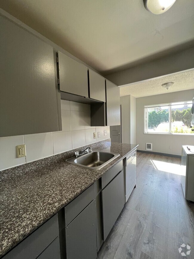 Building Photo - Ascot Place Apartments