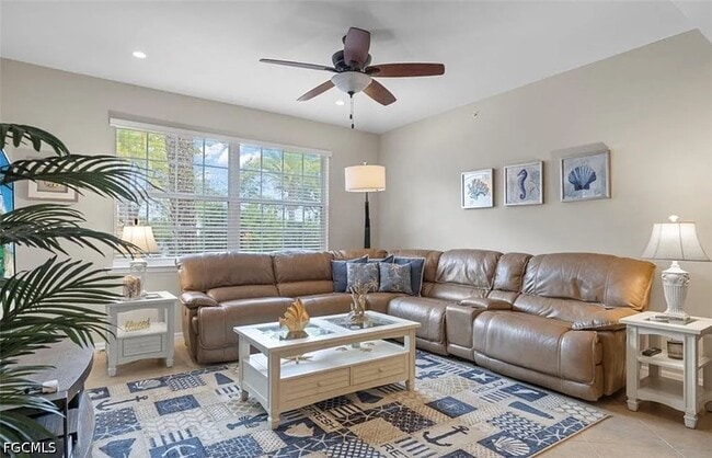 Building Photo - 8500 Violeta St Unit 102