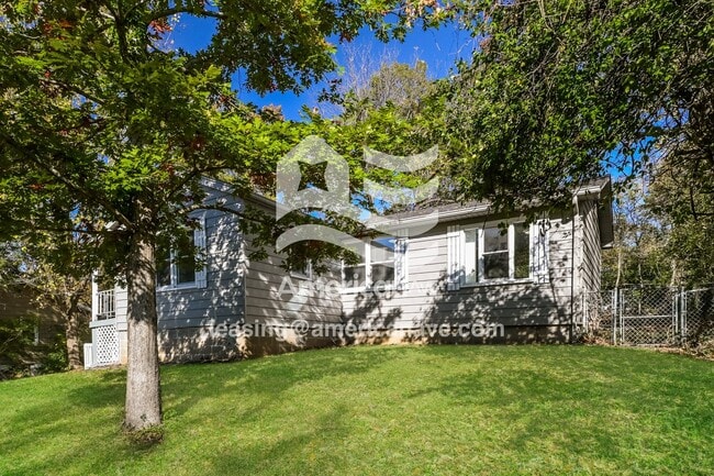 Photo - 111 Scott Ave