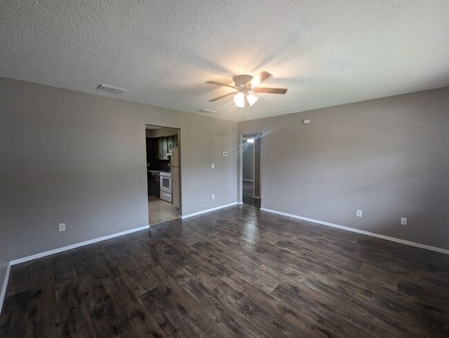 Photo - 2 Bedroom/1 Bathroom Duplex Unit in Batesville Unit 350 Broadwater Lane
