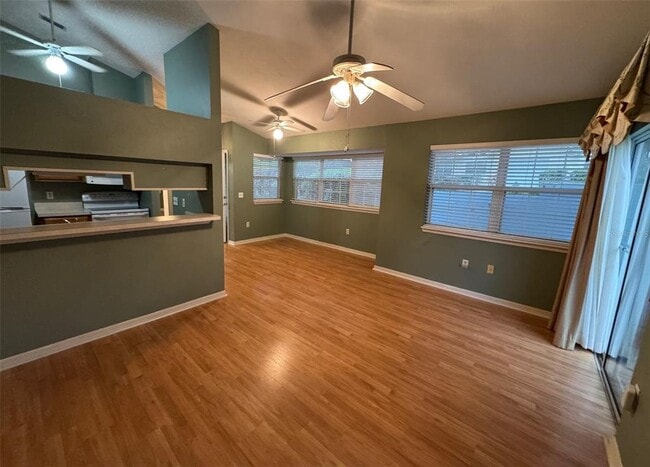 Photo - 10311 NW 33rd Ln Unidad 0