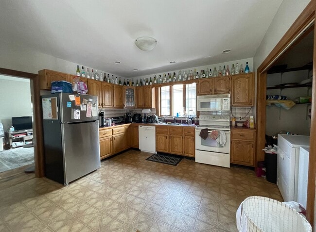 36 Sunset Rd Unit 1