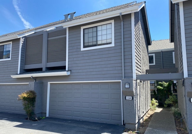CAMPBELL - Spacious townhome with central ... - CAMPBELL - Spacious townhome with central ...