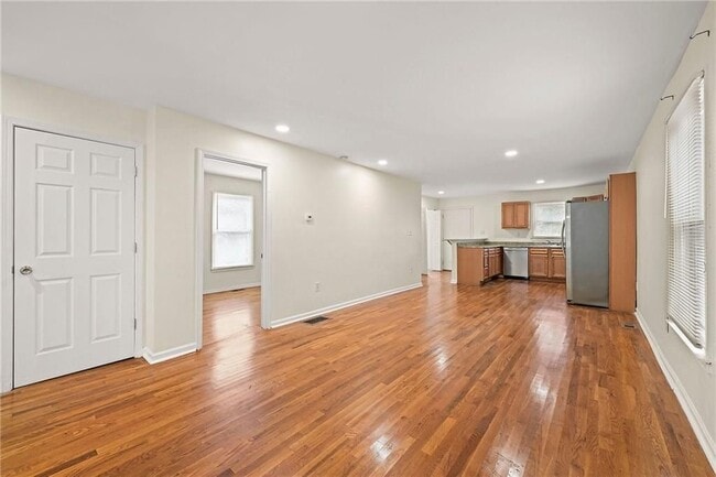 Photo - 247 Farrington Ave SE