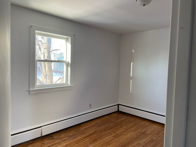 Photo - 160 Webber Ave Unit 4