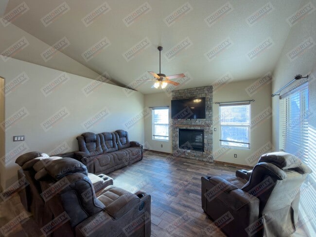 Photo - 5 bedroom, 3 bathroom single family house