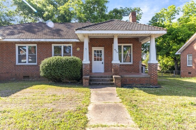 Building Photo - 717 Holloway Ave