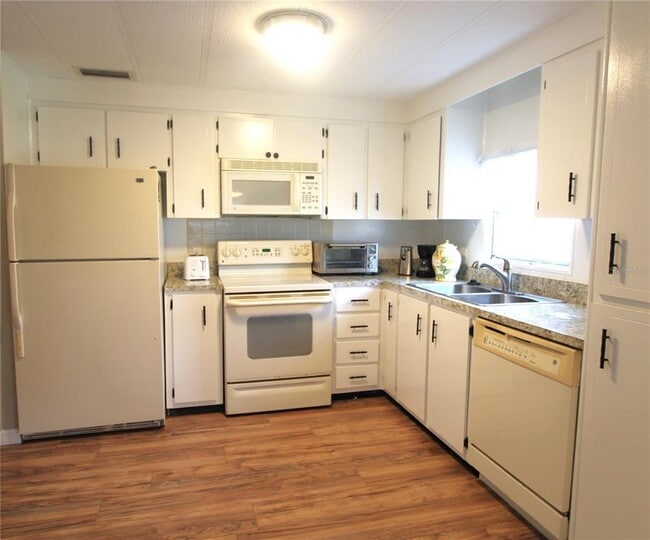 Photo - 5803 Danbury Ln