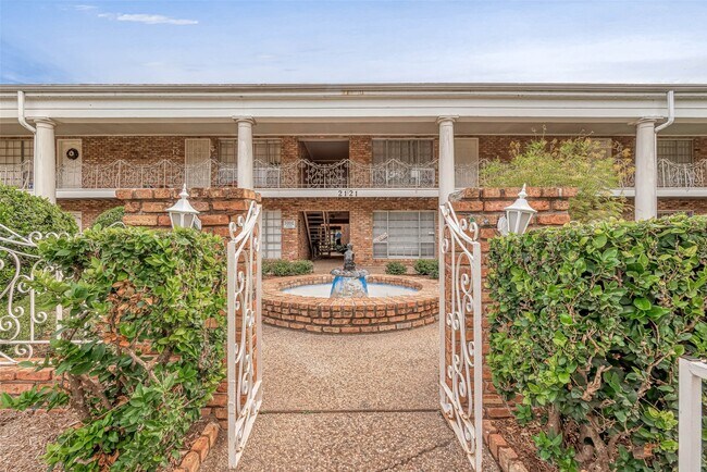 Photo - 2201 Fountain View Dr Unidad 54