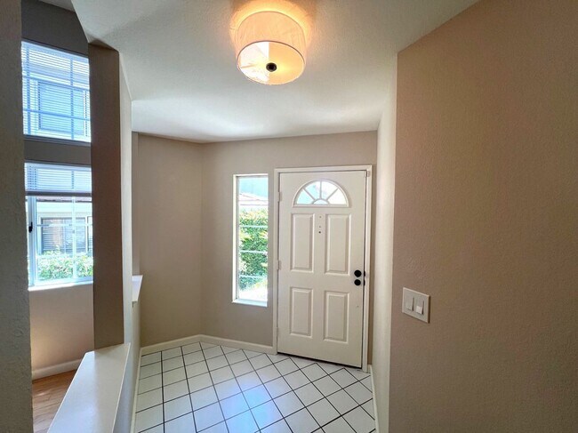 Photo - 1115 Crest Ridge Ln