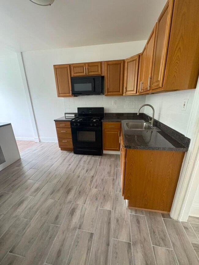 Photo - 143 Voss Ave Unidad Apt 3