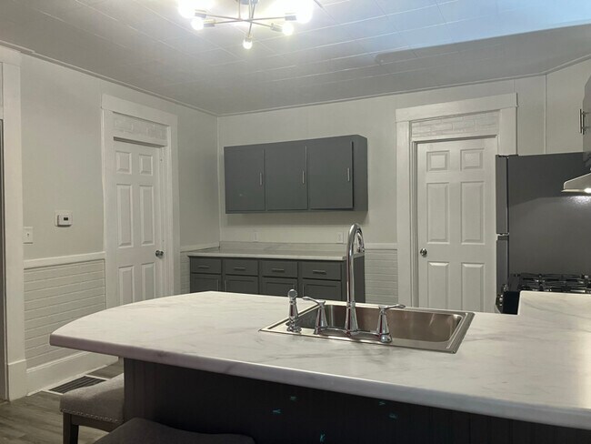 Photo - 3 N Oak St Unit A