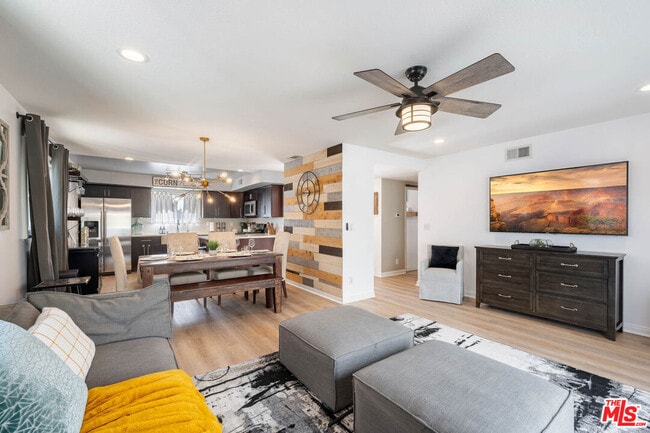 Building Photo - 19619 Ermine St