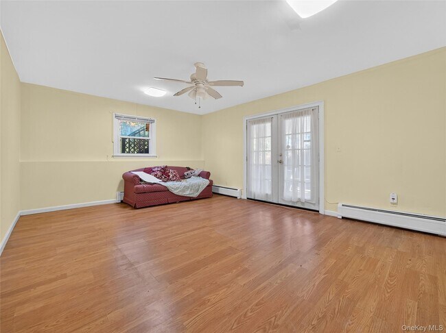 Photo - 37 Carnation Dr