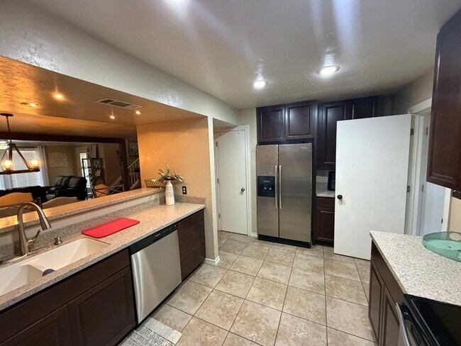 807 Preston Trails Ct