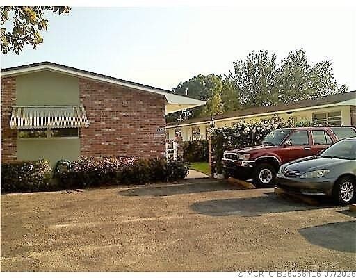 Building Photo - 2324 Taylor St Unit 3