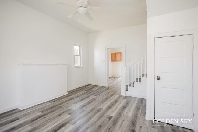 216 S Dill St Unit 1