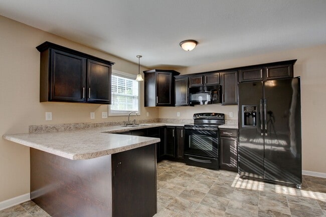 Photo - Charming Home Open Floor Plan with Spaciou...