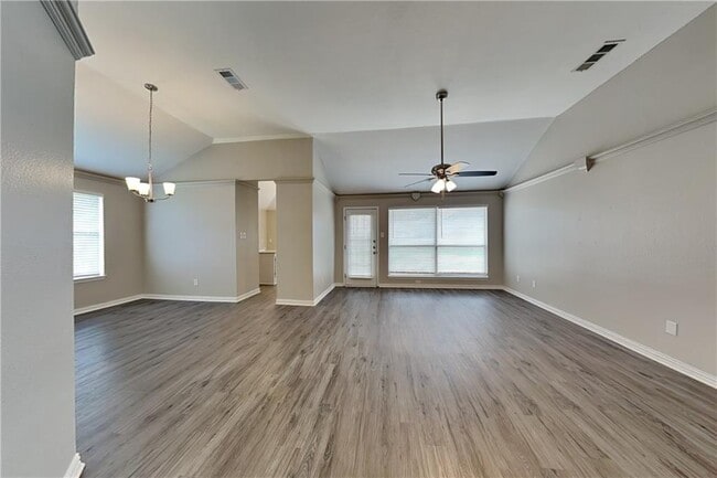 Photo - 355 Ridgemont Dr