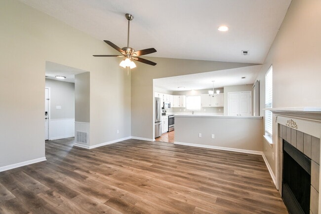 Photo - 14 Lake Dr N