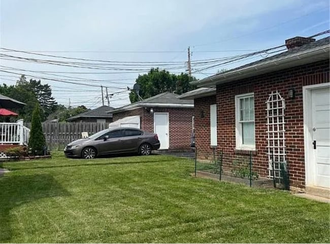 Photo - 1915 W Livingston St Unit #1