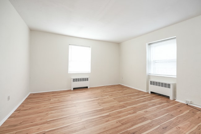 Photo - 671 Franklin Pl Unidad F