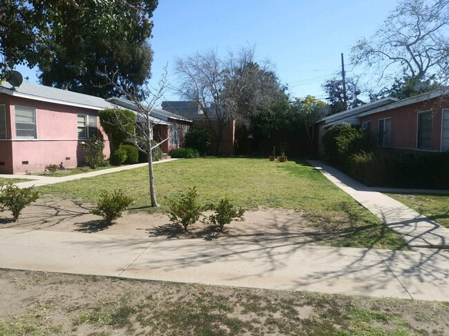 Photo - 12138 Mitchell Ave Unidad 12138