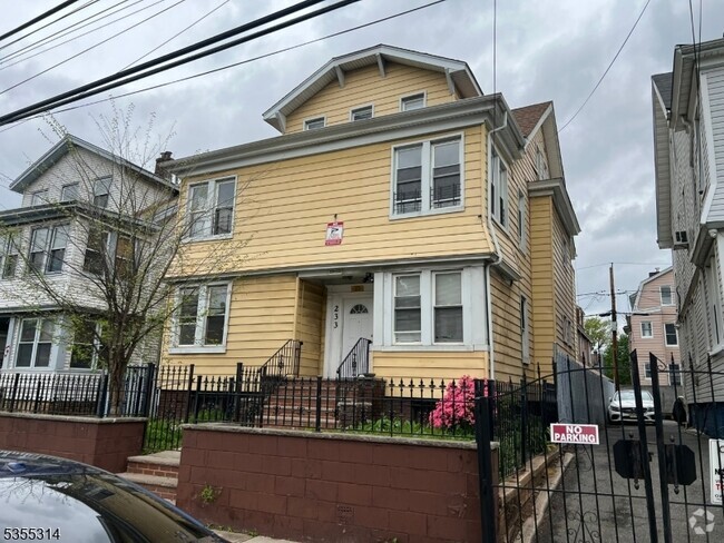 Building Photo - 231 Renner Ave Rental