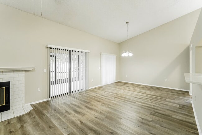 Photo - 8046 Hathaway Dr