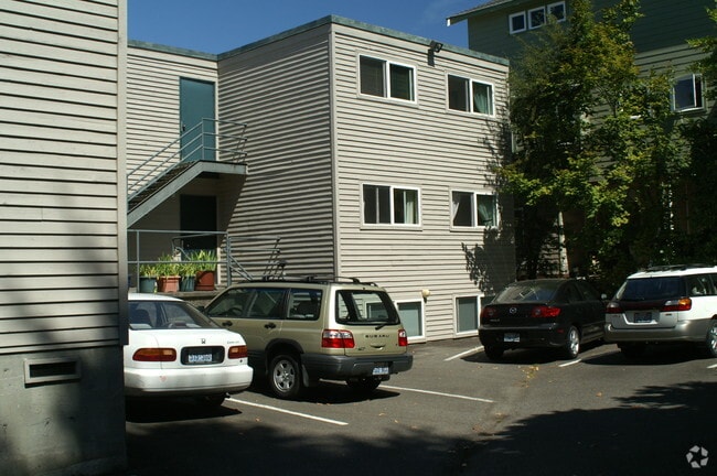 Sandpoint Manor