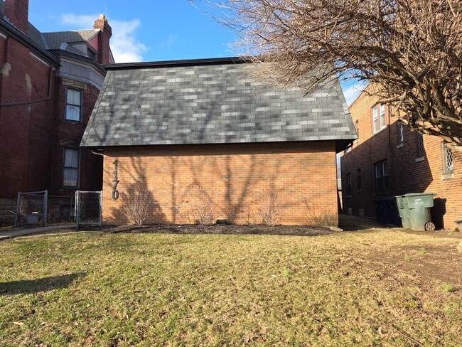 Photo - 1170 Bryden Rd Unidad D