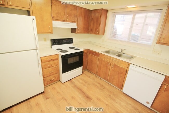 Kitchen - 2316 Alderson Ave Unit #3