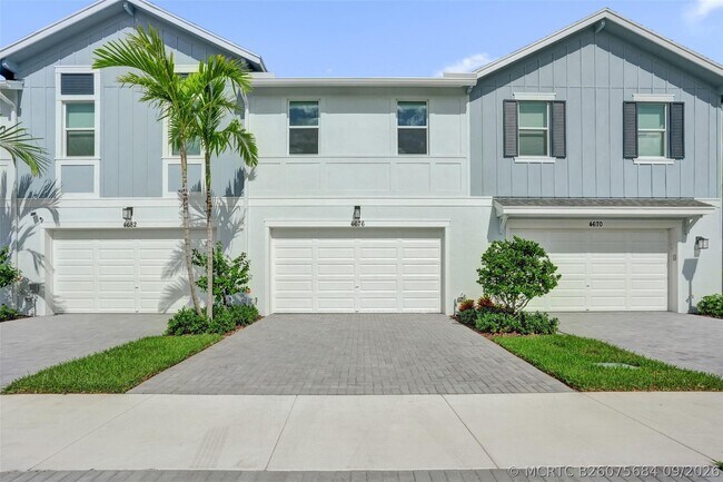4676 Longwood Lake Sq