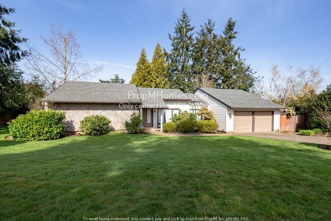 Gorgeous Three Bedroom West Linn Home w/ O... - Gorgeous Three Bedroom West Linn Home w/ O...