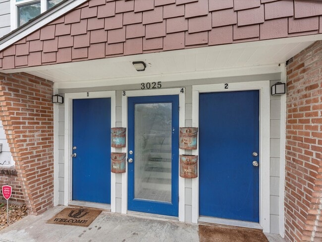 Building Photo - 3029 Prospect St Unit 3