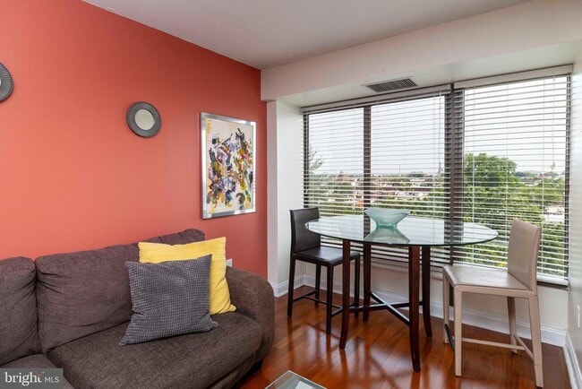 Photo - 2001 Hamilton St Unit 925