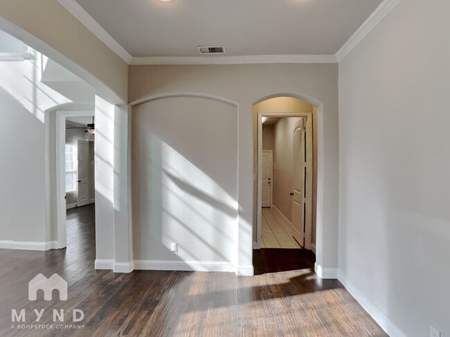 Photo - 868 Dartford Dr