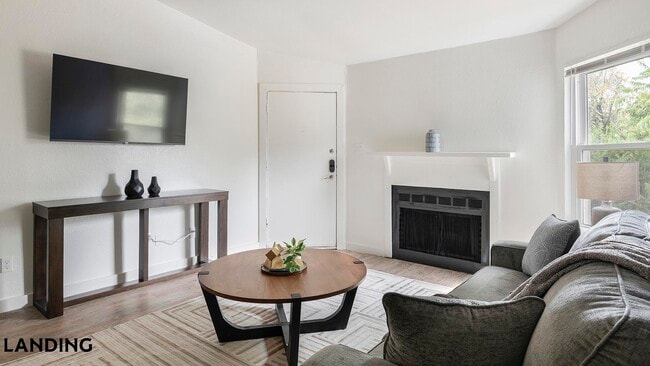 Building Photo - 1225 E Pleasant Run Rd