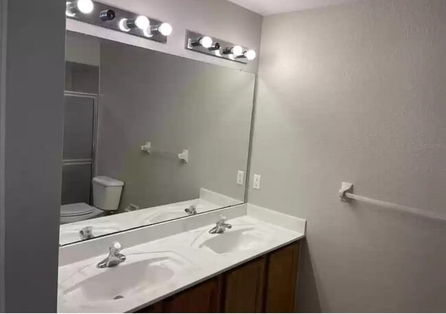 Master Bath - 4492 Adelaide Ave