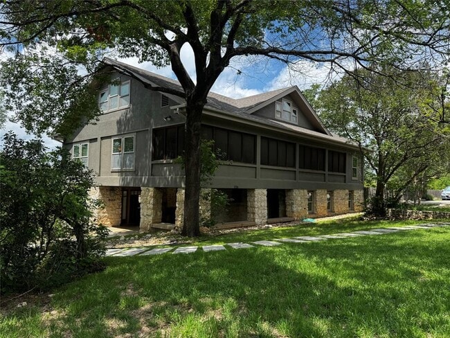 Building Photo - 1216 W 22nd St