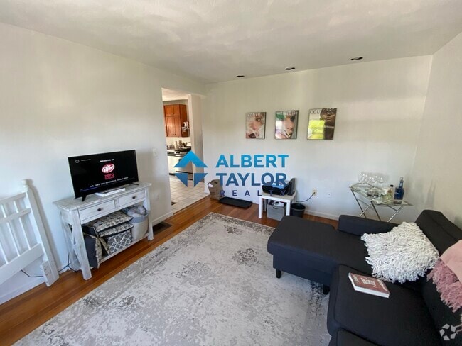 Building Photo - 26 Union St Unit 1 Rental