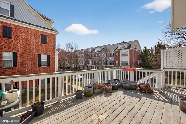 Photo - 102 Pasture Side Pl