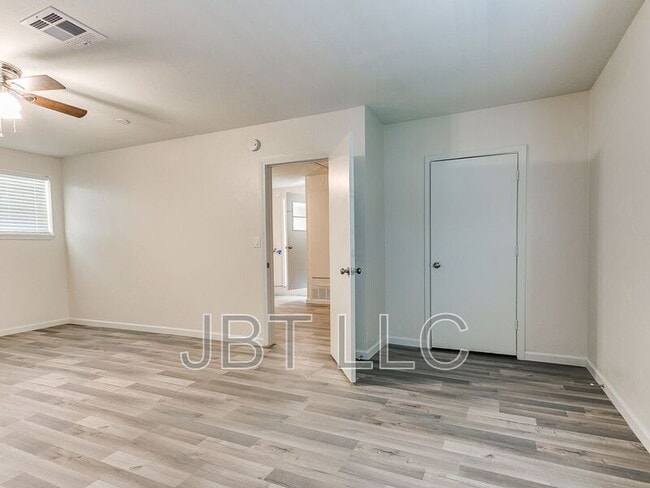 Photo - 4416 Meadowoak Dr