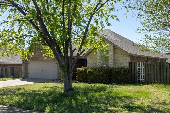 Photo - 515 Liem Cir