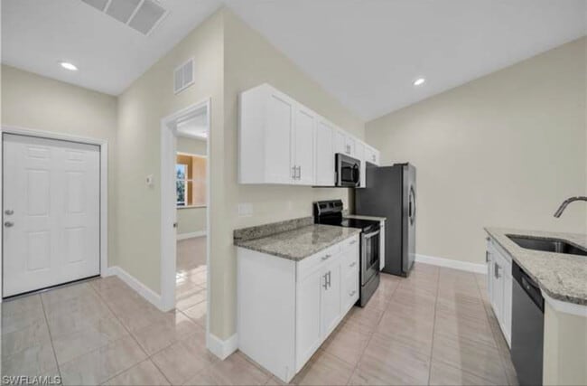 Photo - 2118 Zaharihas Dr