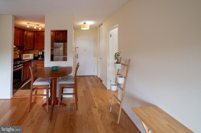 Photo - 1225 Martha Custis Dr Unidad 502