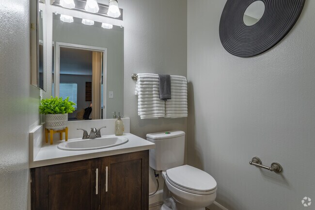 2BR, 1.5BA - 900 SF
