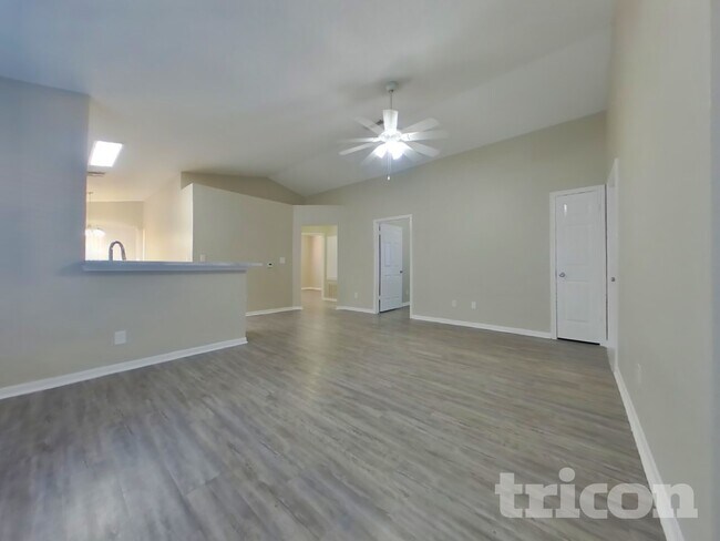 Photo - 3151 Kelling St