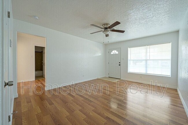 Photo - 1407 NW Logan Ave